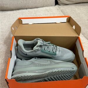 Nike Pegasus Premium Jade Running Shoes – Men’s 10 – New w/ Box – HQ2592-300